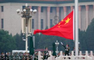 子弹打光时,为何西方士兵喜欢投降,东方却选择死战?这就是答案